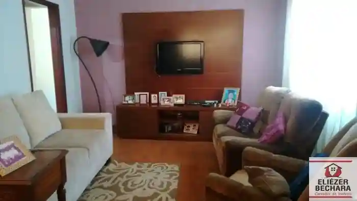 Casa com 3 quartos à venda, 140m² — foto 1 de 18