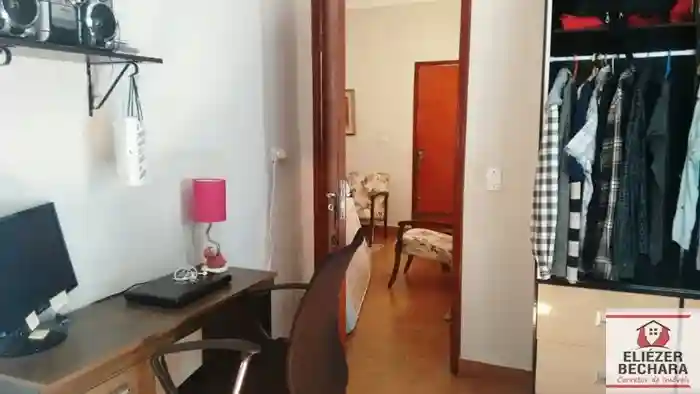 Casa com 3 quartos à venda, 140m² — foto 2 de 18