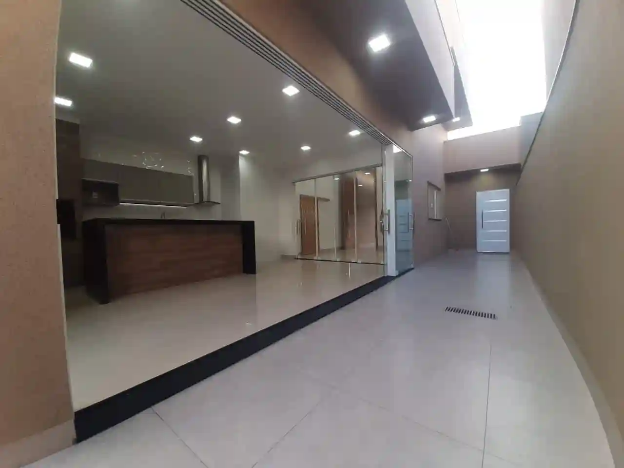 Casa de Condomínio com 3 quartos à venda, 160m² — foto 1 de 25