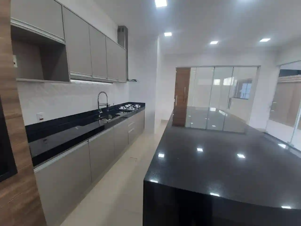 Casa de Condomínio com 3 quartos à venda, 160m² — foto 3 de 25