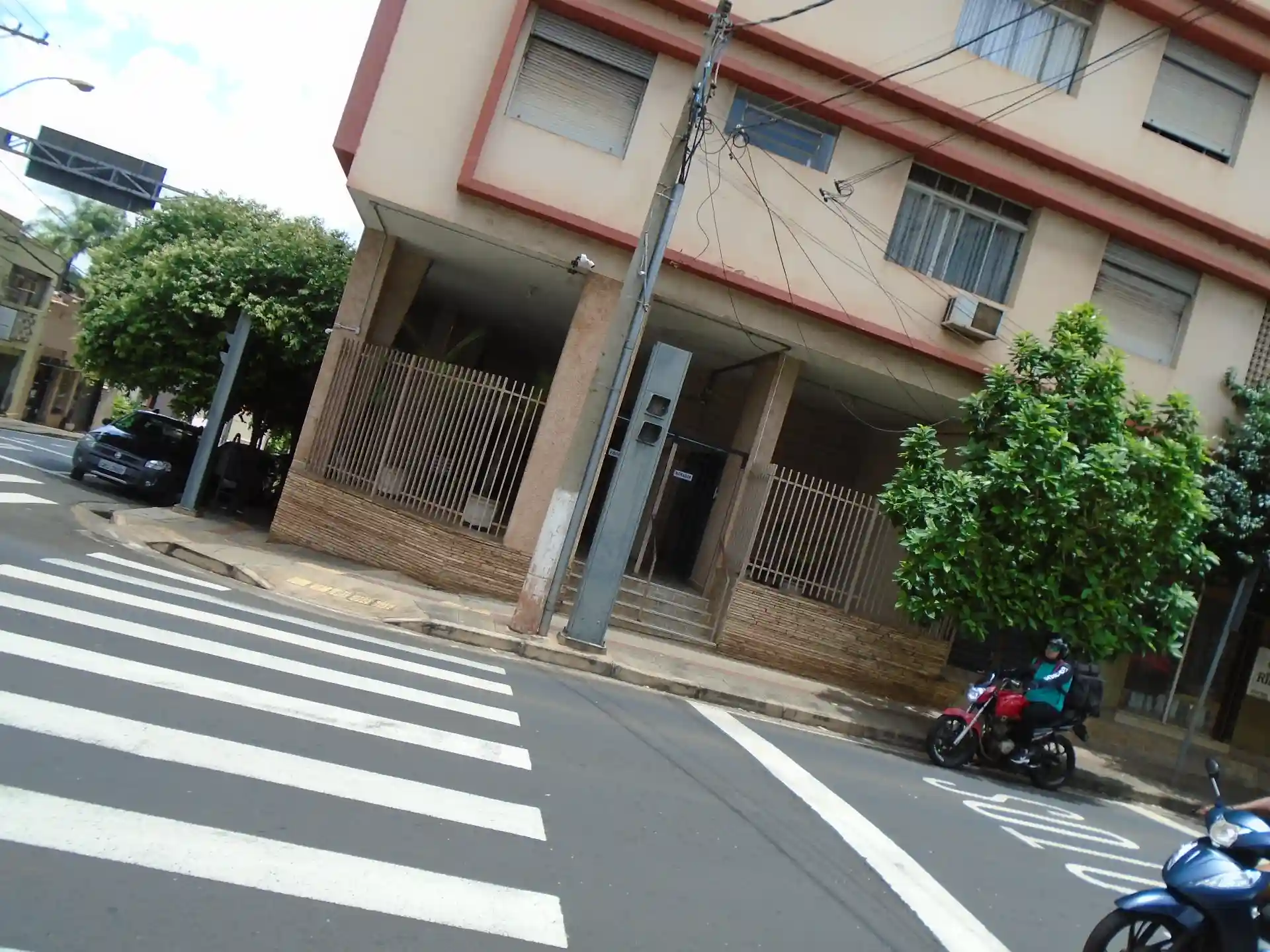 Apartamento com 2 quartos para aluguel, 85m² — foto 1 de 10