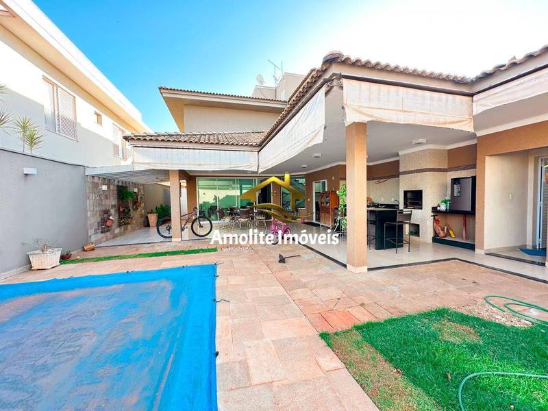 Casa de Condomínio com 3 quartos à venda, 298m² — foto 2 de 18