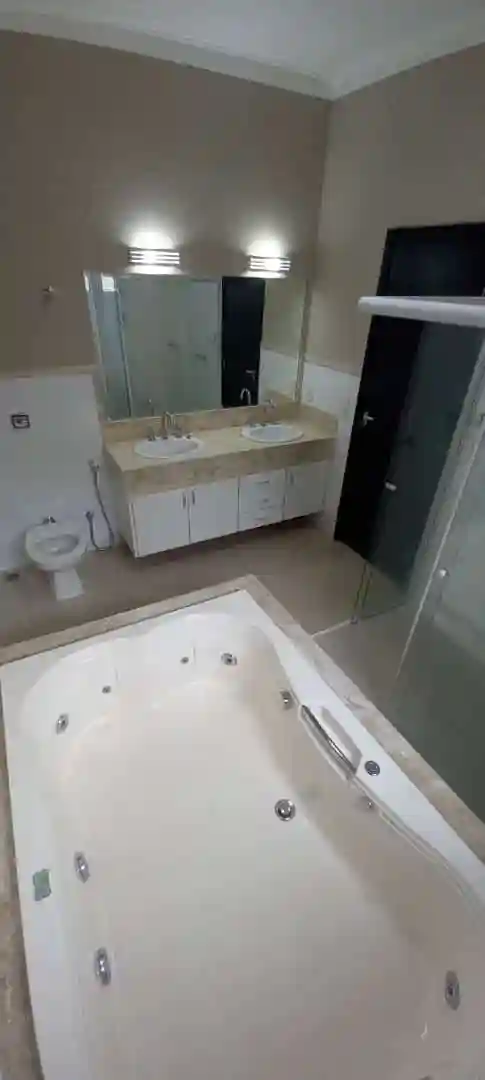 Casa de Condomínio com 3 quartos à venda, 360m² — foto 9 de 12