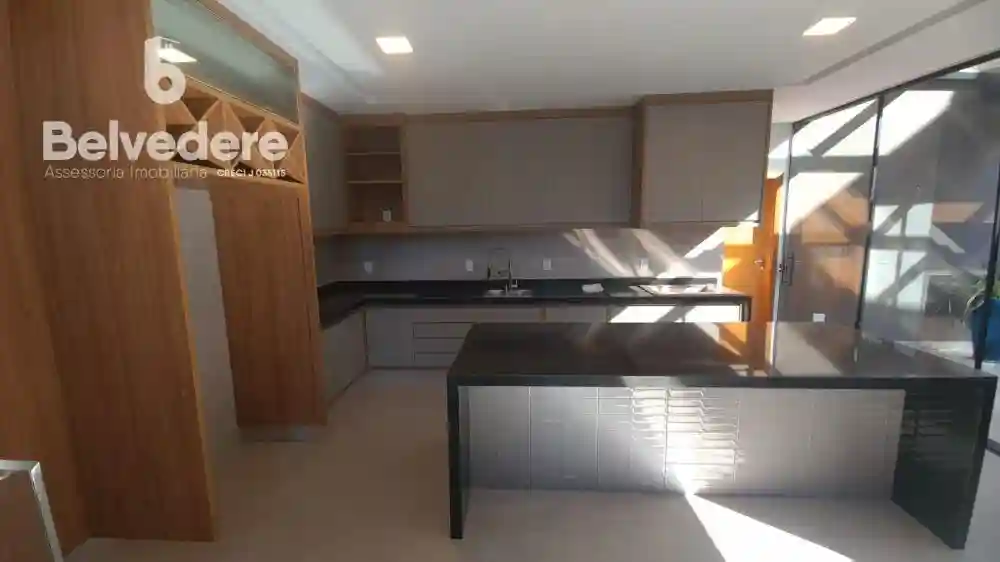 Casa de Condomínio com 4 quartos à venda, 345m² — foto 2 de 10