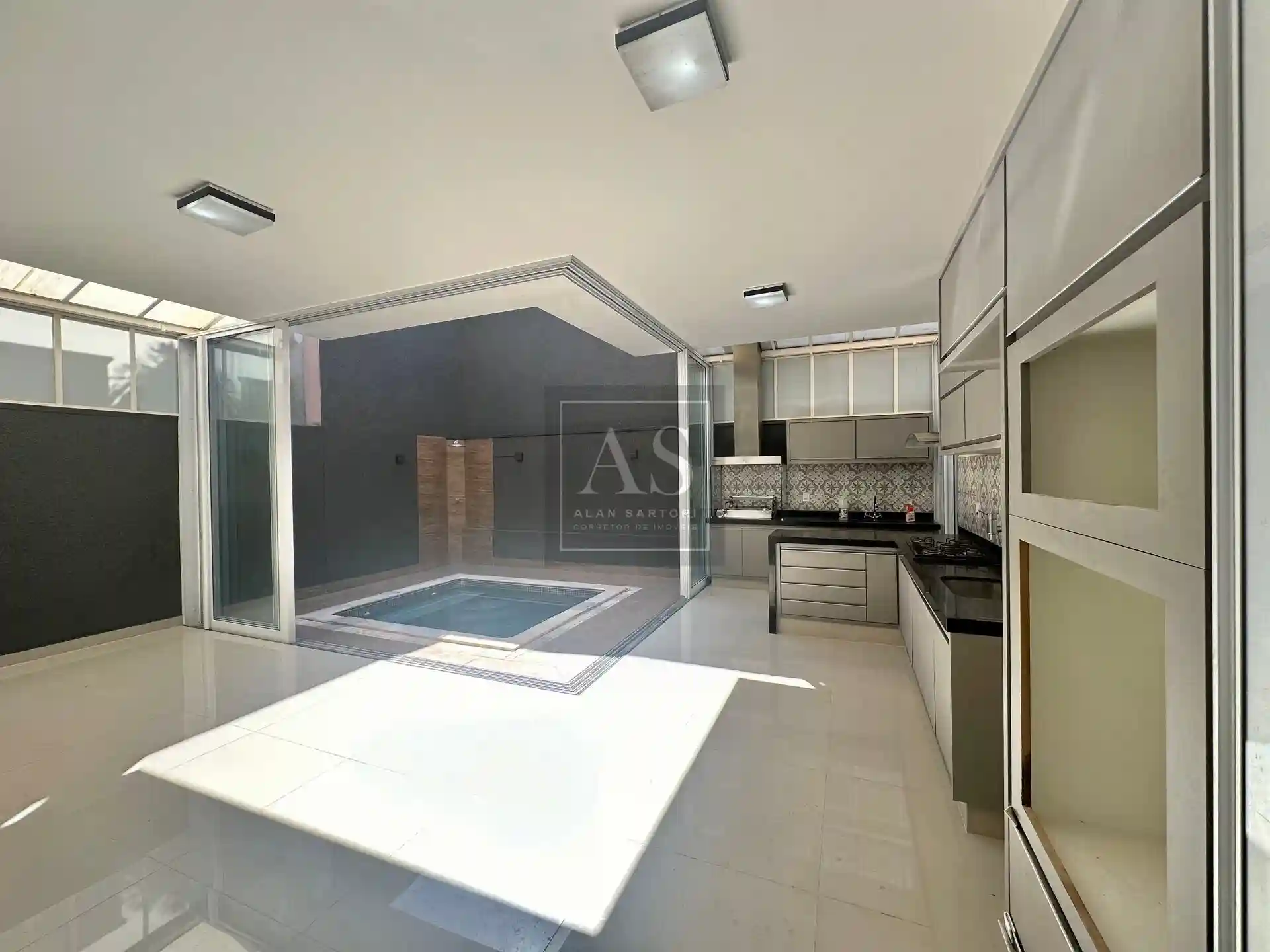 Casa de Condomínio com 3 quartos à venda, 220m² — foto 8 de 20