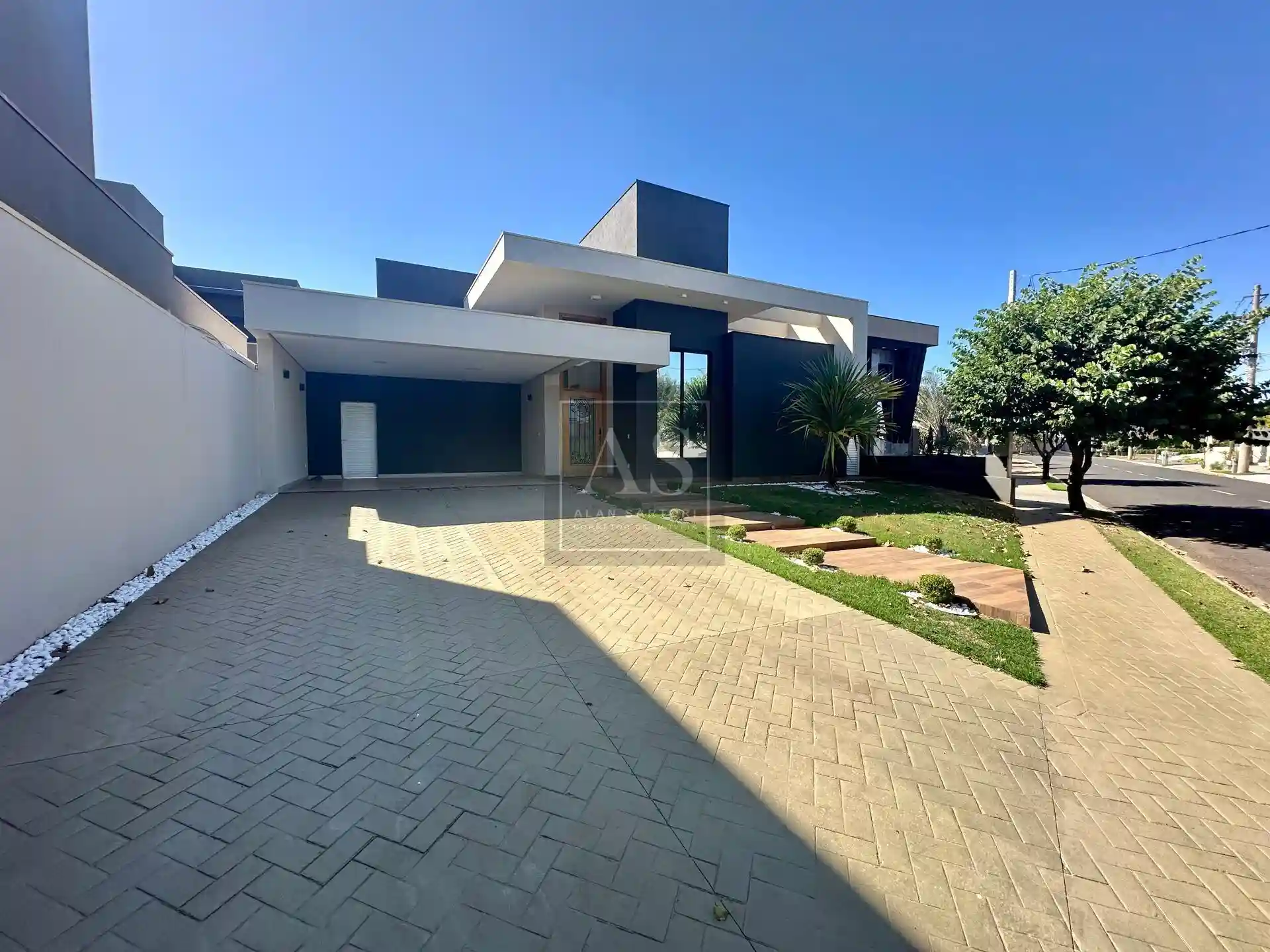 Casa de Condomínio com 3 quartos à venda, 220m² — foto 1 de 20