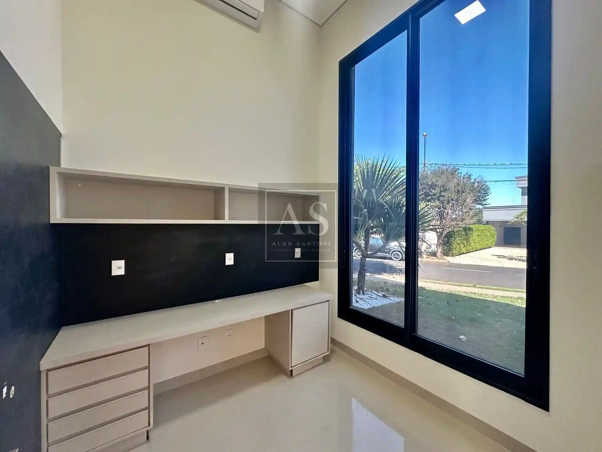 Casa de Condomínio com 3 quartos à venda, 220m² — foto 3 de 20