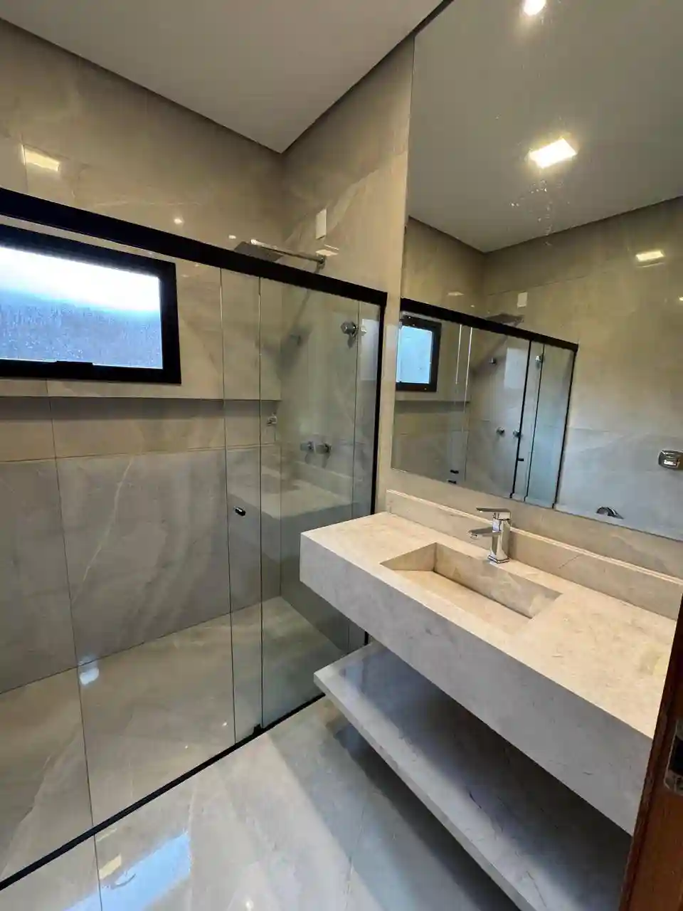 Casa de Condomínio com 3 quartos à venda, 253m² — foto 15 de 16