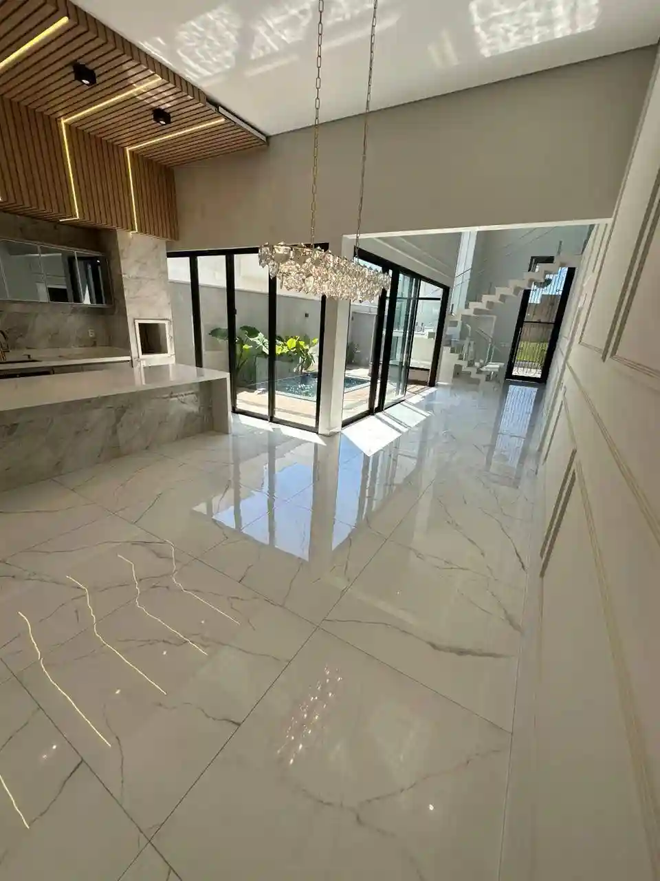 Casa de Condomínio com 3 quartos à venda, 300m² — foto 33 de 47