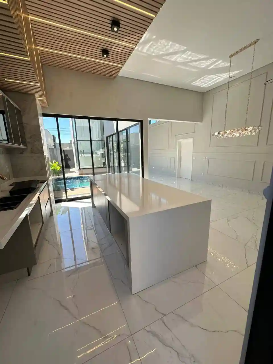 Casa de Condomínio com 3 quartos à venda, 300m² — foto 17 de 47