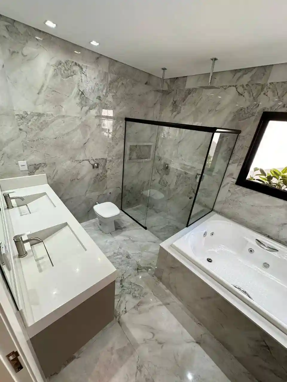 Casa de Condomínio com 3 quartos à venda, 300m² — foto 11 de 47
