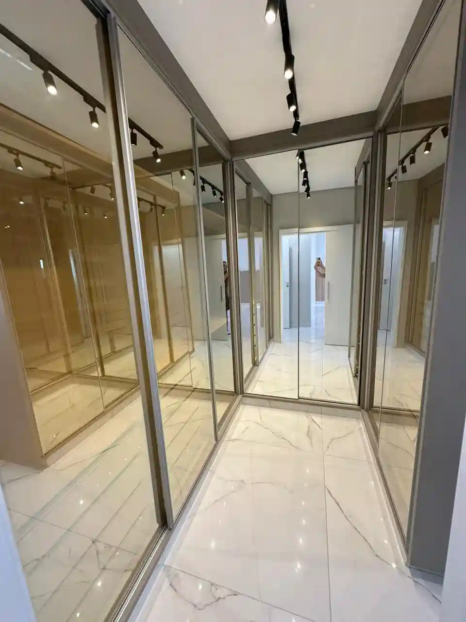 Casa de Condomínio com 3 quartos à venda, 300m² — foto 8 de 47