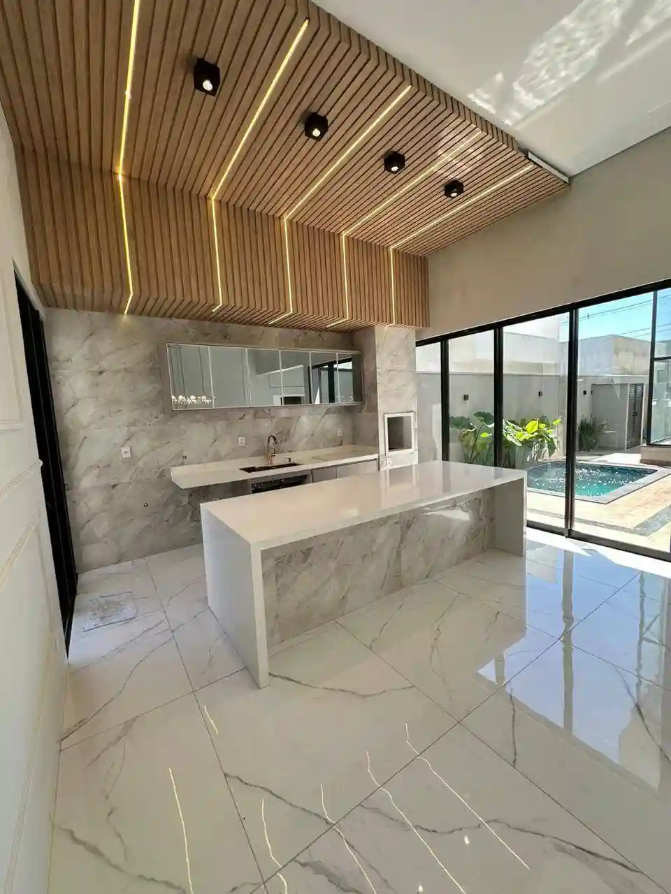 Casa de Condomínio com 3 quartos à venda, 300m² — foto 27 de 47