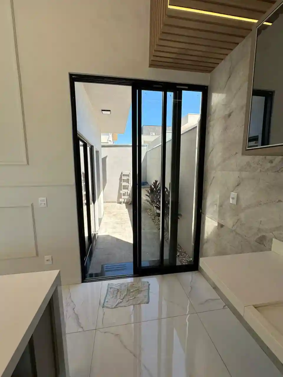 Casa de Condomínio com 3 quartos à venda, 300m² — foto 22 de 47