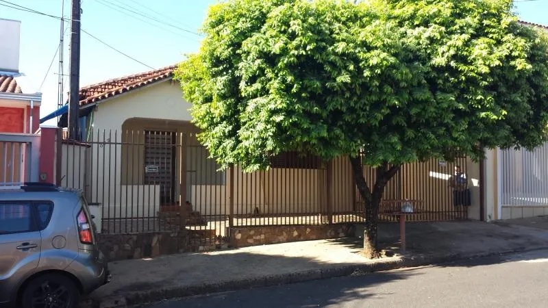 Casa à venda — foto 1 de 3