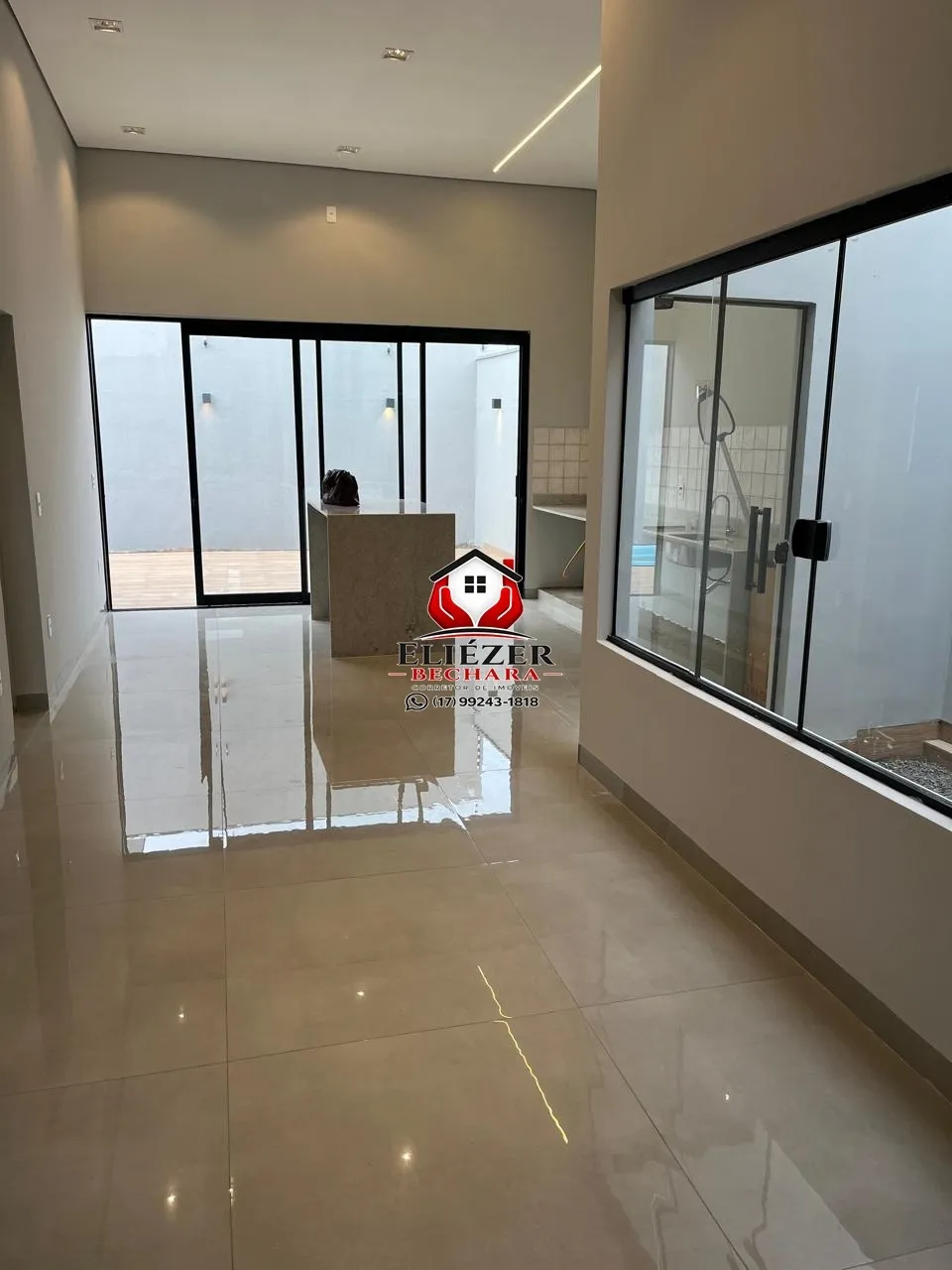 Casa com 3 quartos à venda, 110m² — foto 1 de 23