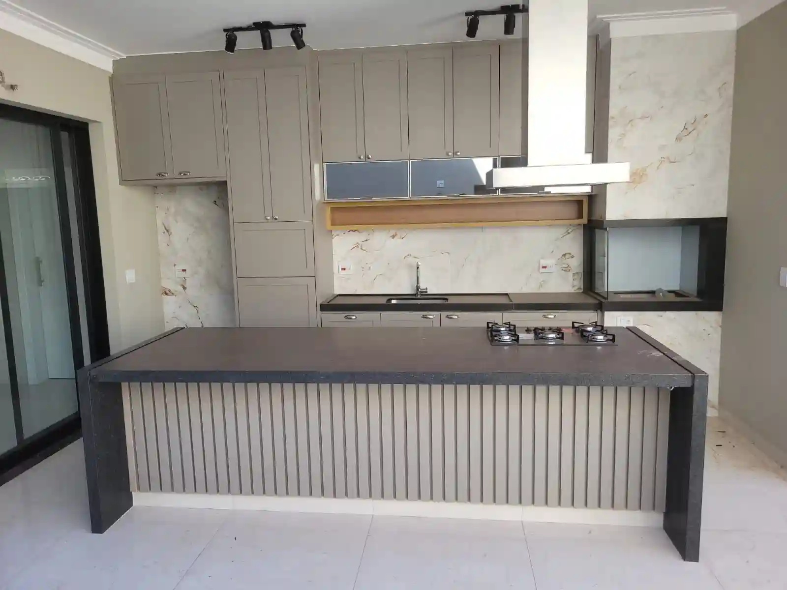 Casa de Condomínio com 3 quartos à venda, 190m² — foto 7 de 19