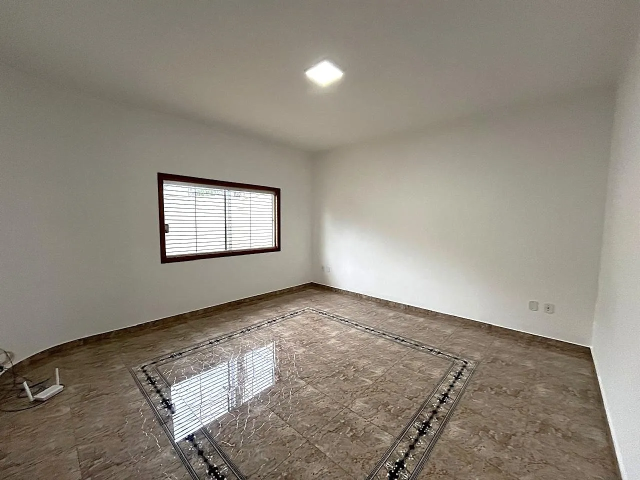Casa com 4 quartos para aluguel, 280m² — foto 3 de 23