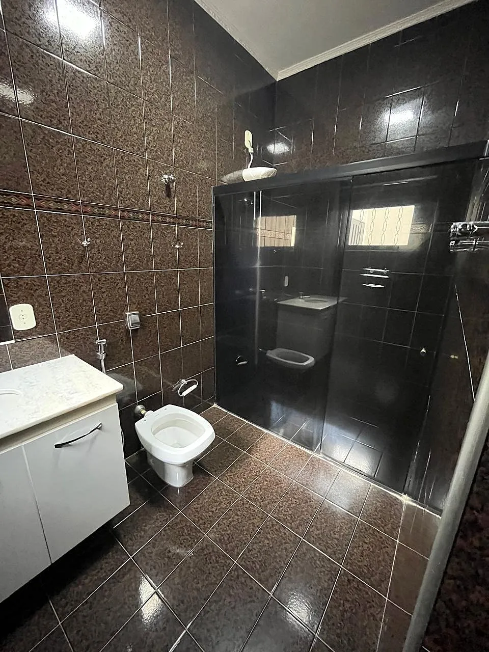 Casa com 4 quartos para aluguel, 280m² — foto 9 de 23