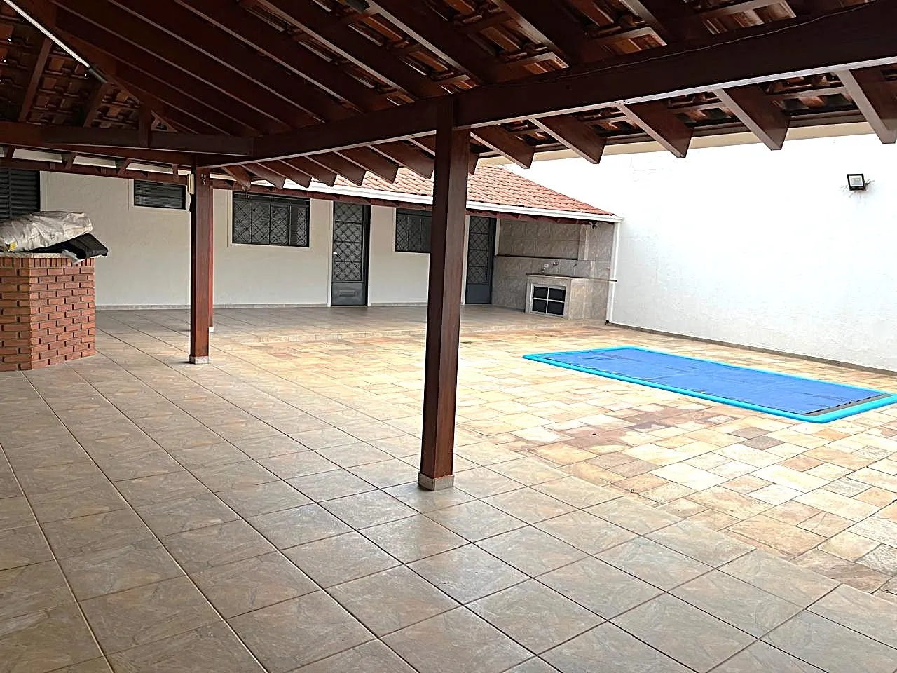 Casa com 4 quartos para aluguel, 280m² — foto 20 de 23