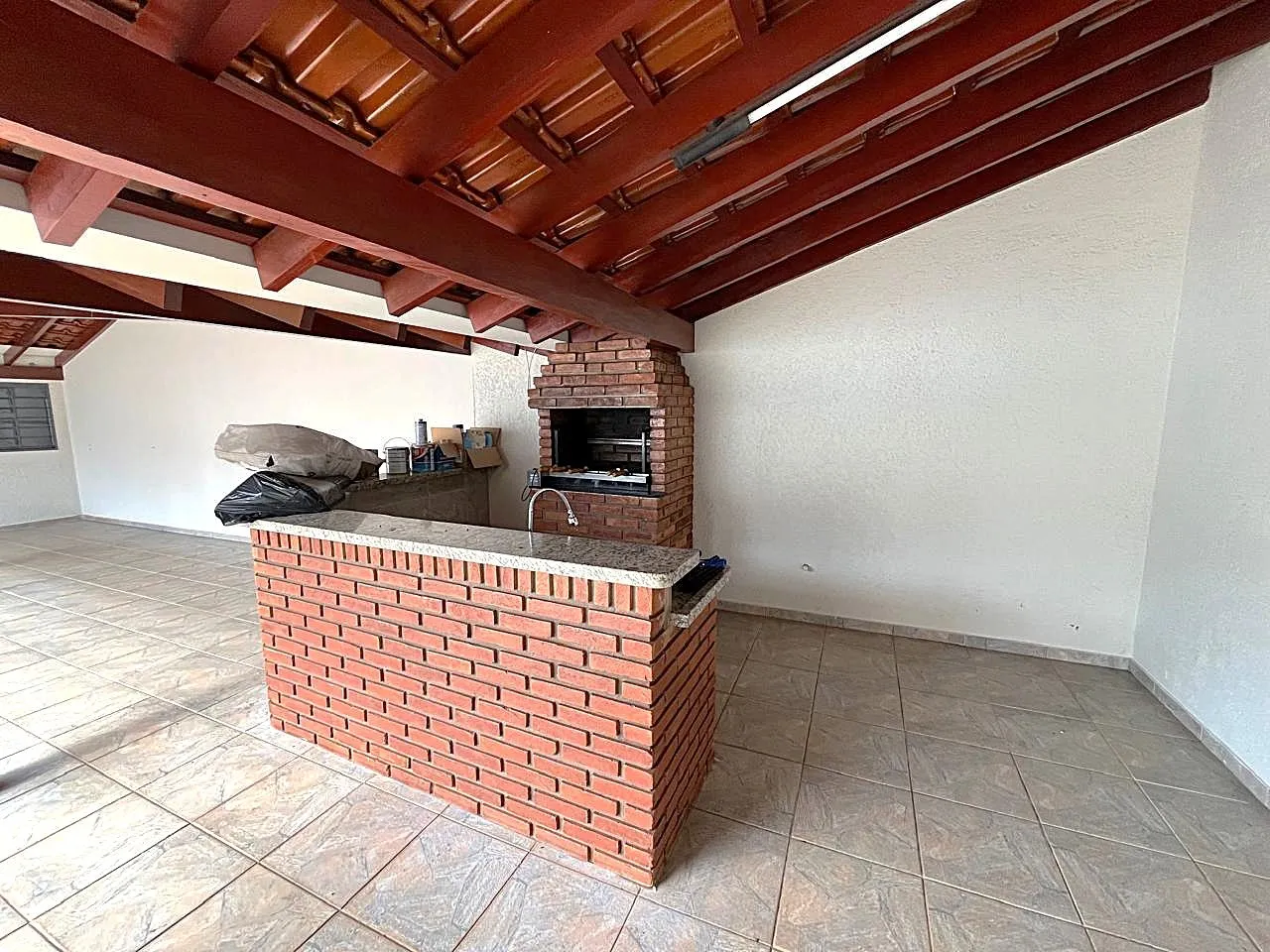 Casa com 4 quartos para aluguel, 280m² — foto 14 de 23