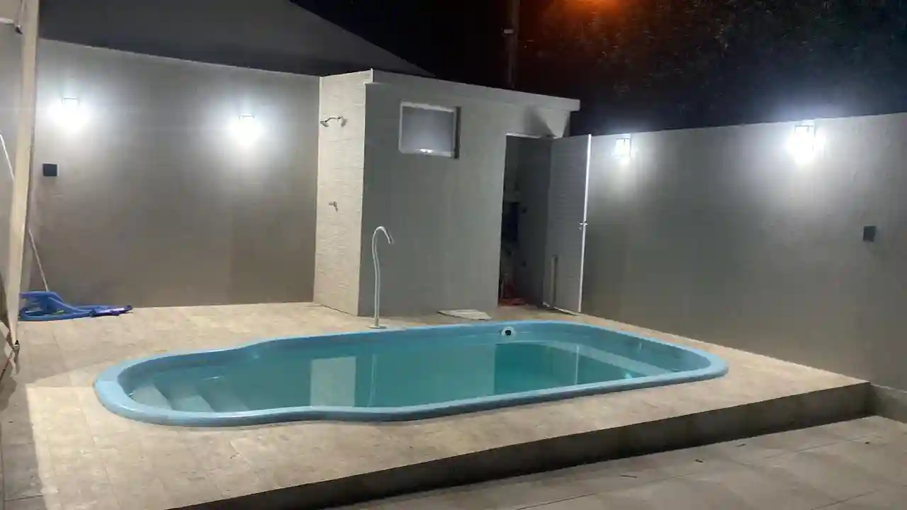 Casa com 3 quartos à venda, 180m² — foto 1 de 30