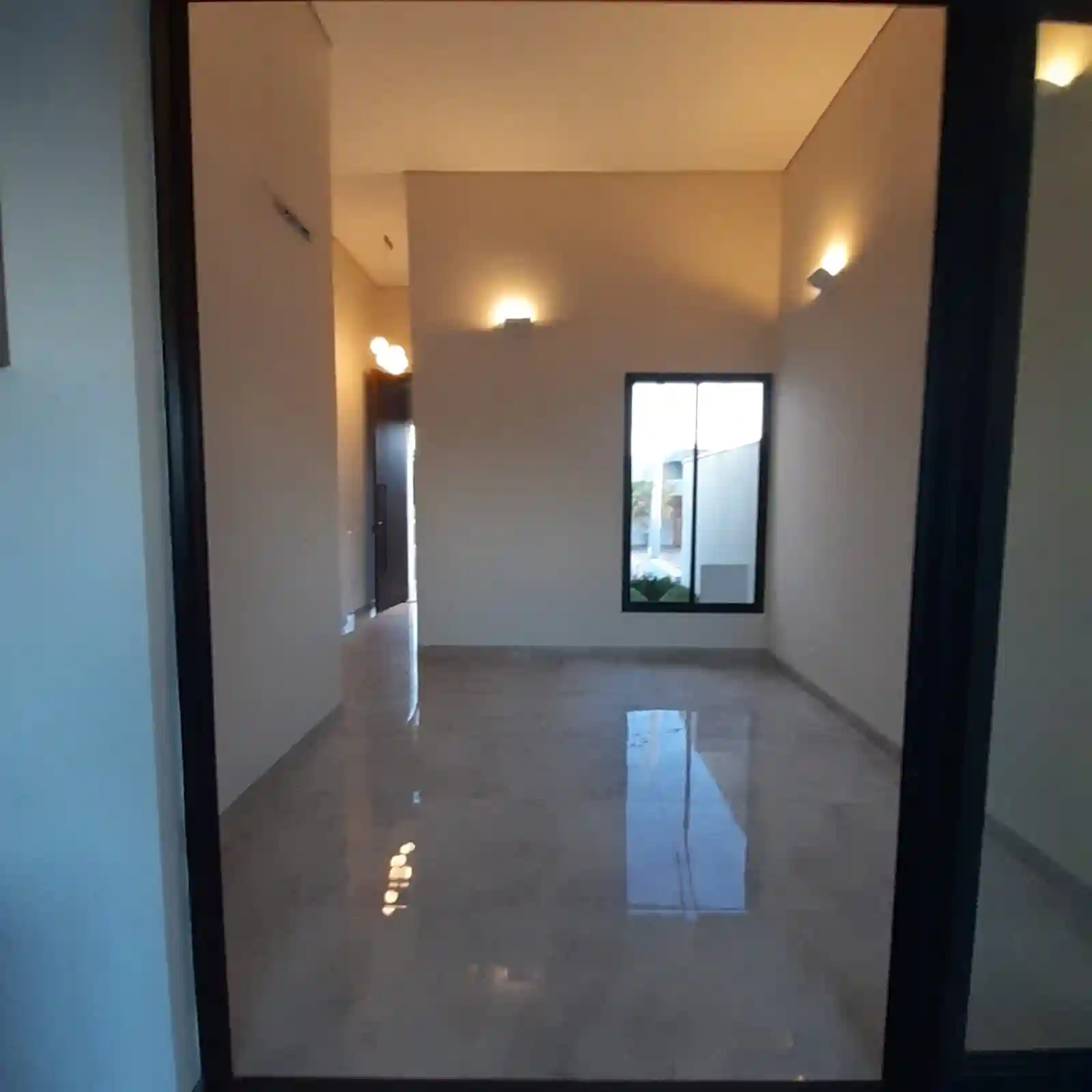 Casa de Condomínio com 3 quartos à venda, 253m² — foto 3 de 7