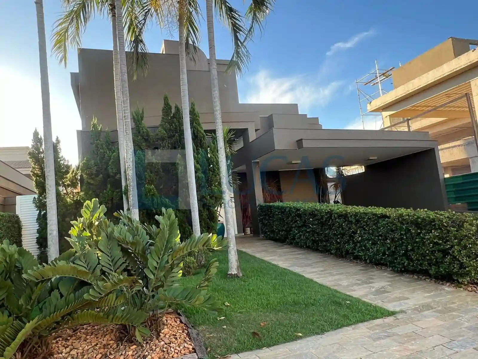 Casa de Condomínio com 4 quartos à venda, 345m² — foto 3 de 25
