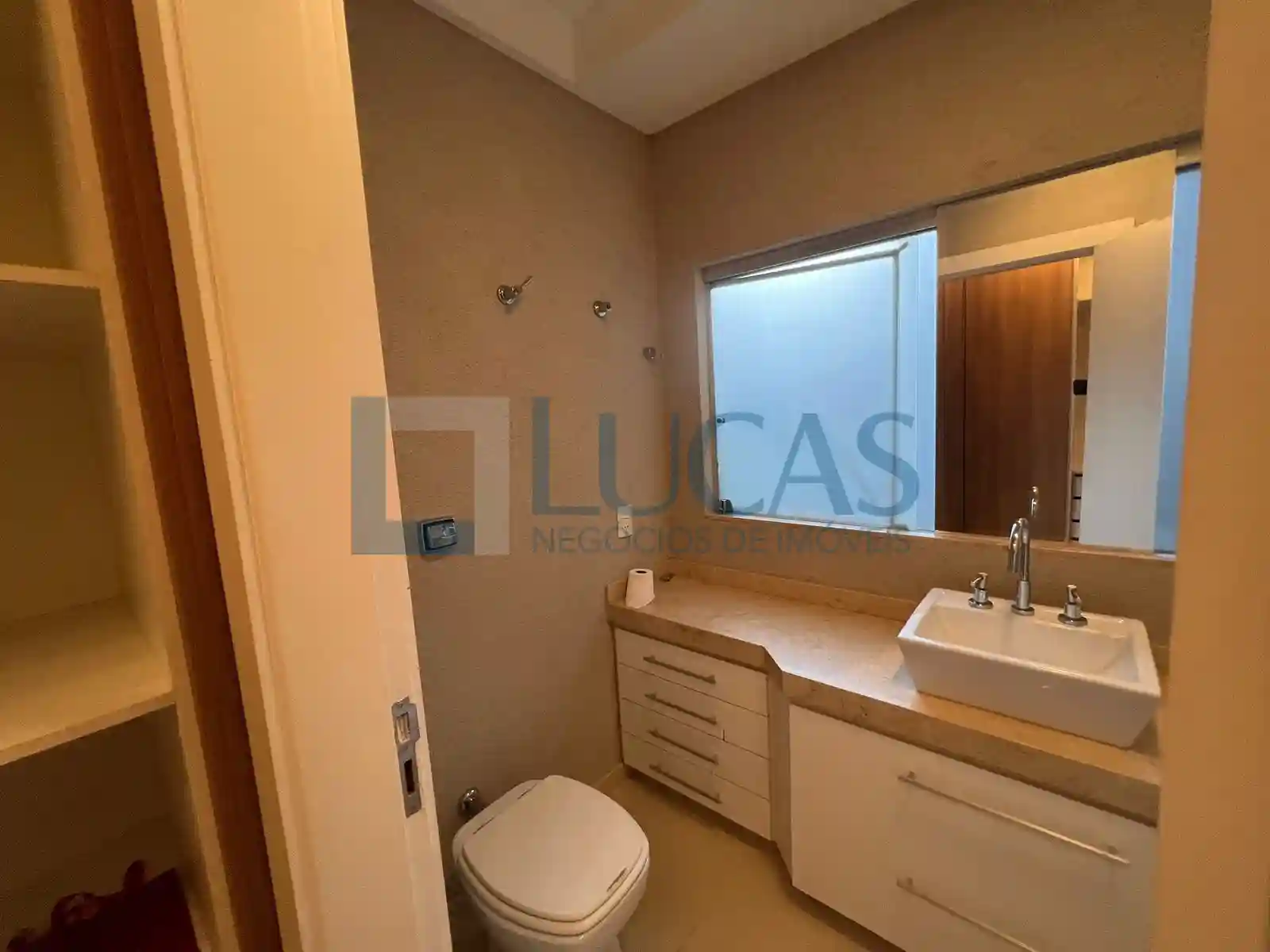 Casa de Condomínio com 4 quartos à venda, 345m² — foto 15 de 25