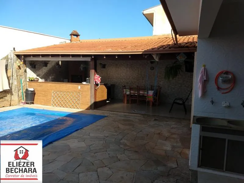 Casa à venda — foto 1 de 10