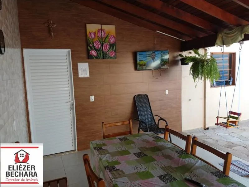 Casa à venda — foto 2 de 10