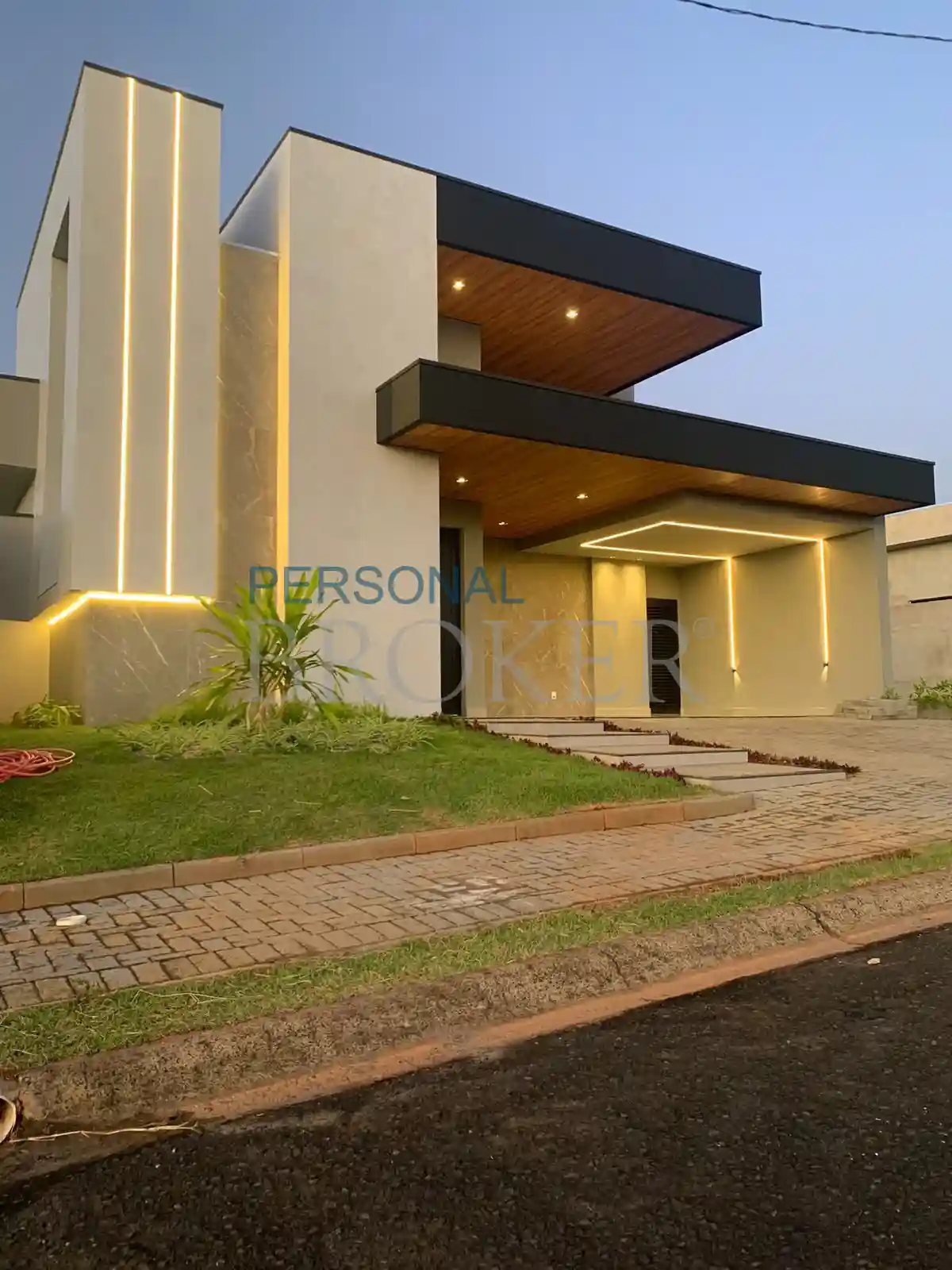 Casa de Condomínio com 3 quartos à venda, 220m² — foto 8 de 10