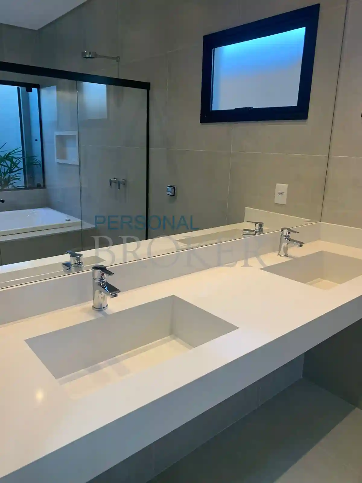 Casa de Condomínio com 3 quartos à venda, 220m² — foto 3 de 10