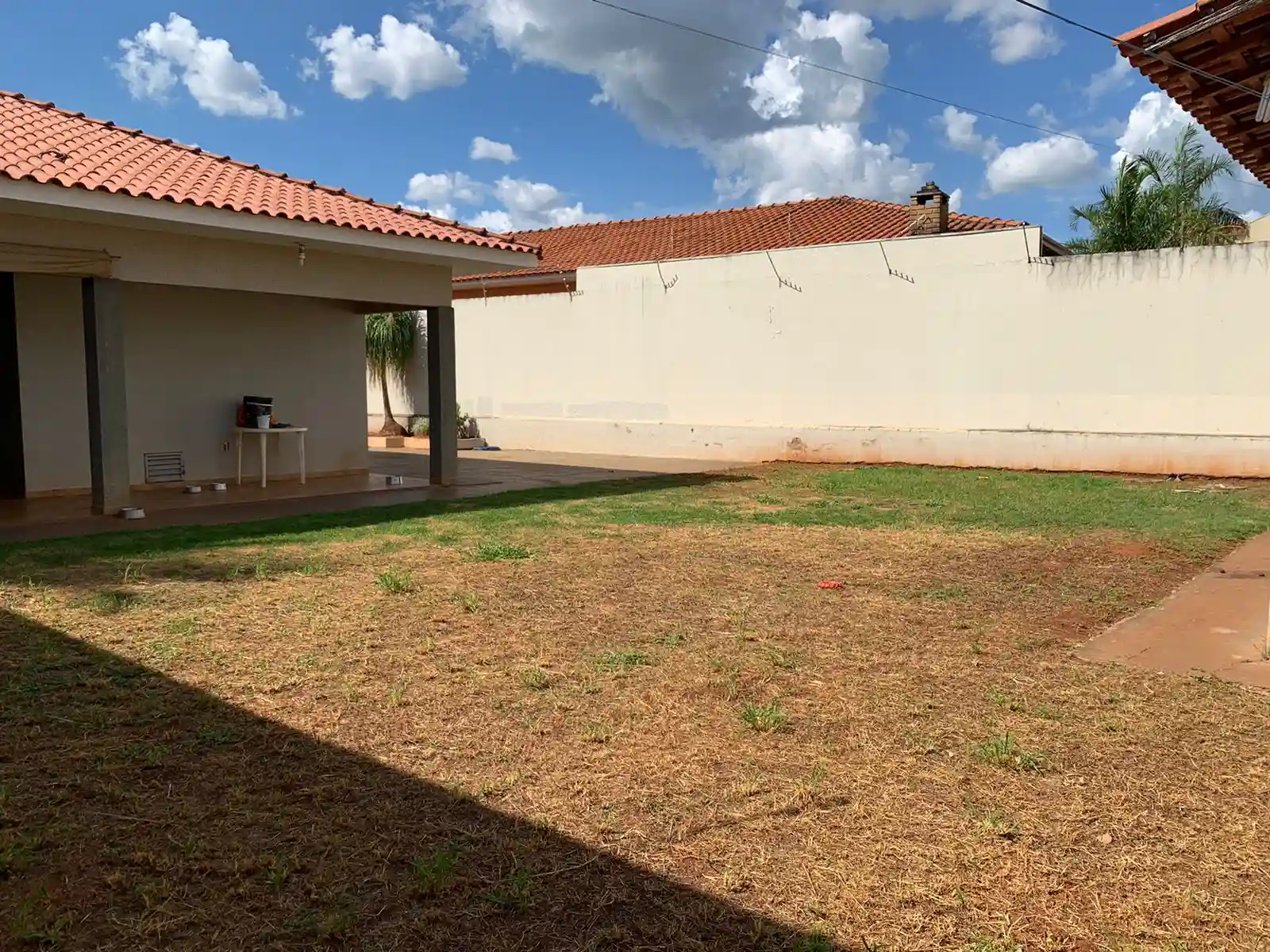 Casa com 3 quartos à venda, 190m² — foto 1 de 10