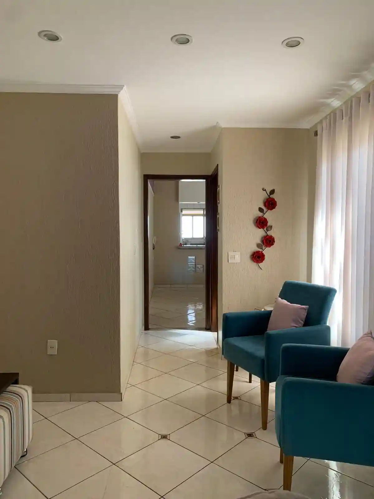 Casa com 3 quartos à venda, 190m² — foto 4 de 10