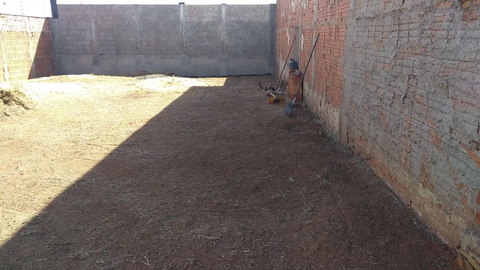 Terreno / Lote / Condomínio  à venda, 200m² — foto 1 de 7