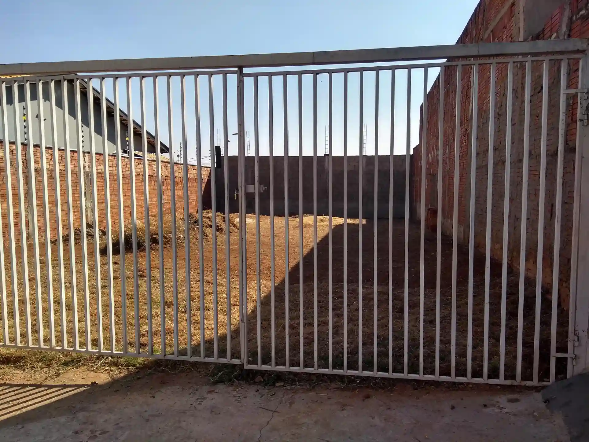 Terreno / Lote / Condomínio  à venda, 200m² — foto 7 de 7