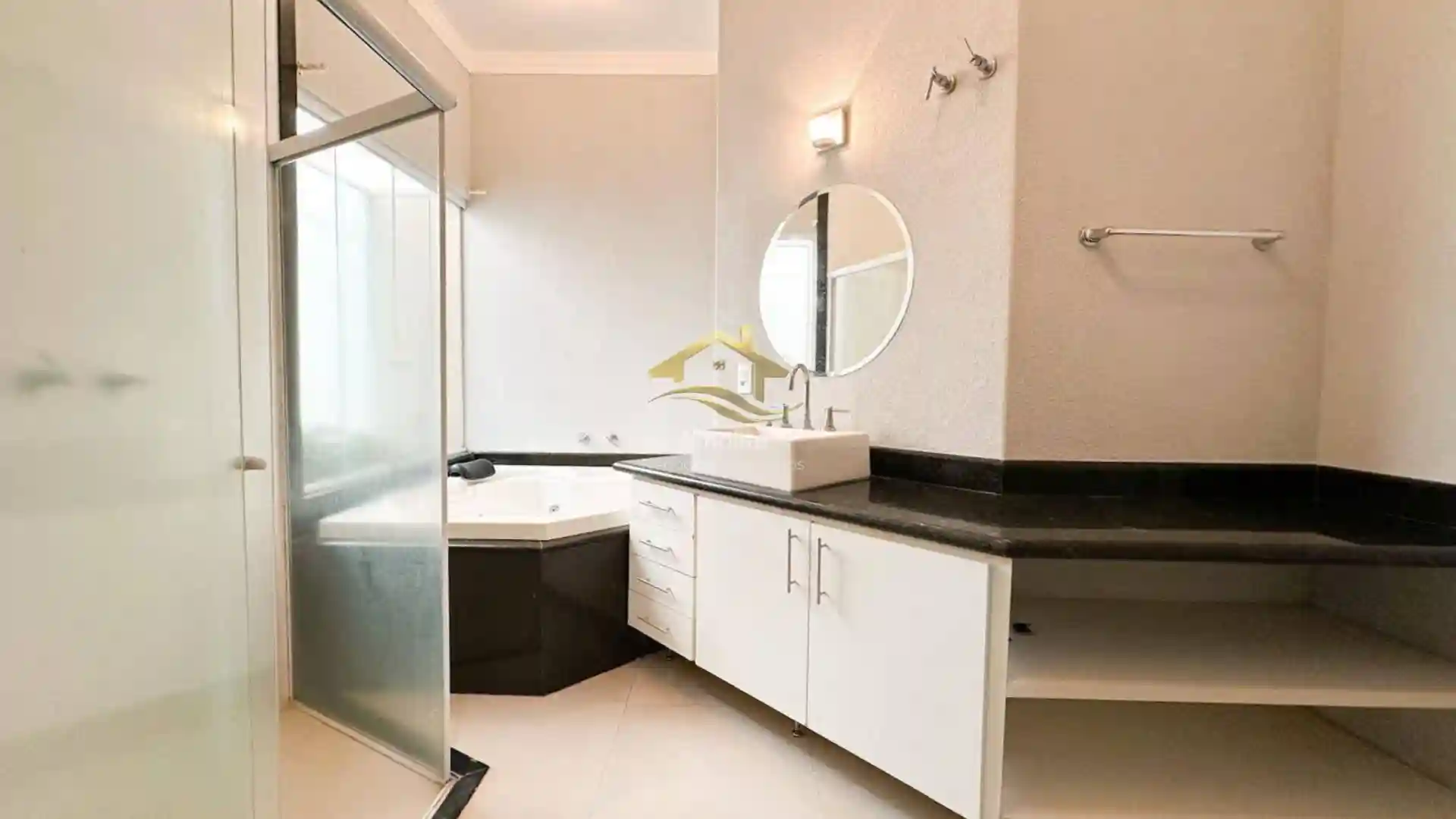 Casa de Condomínio com 3 quartos à venda, 220m² — foto 13 de 30