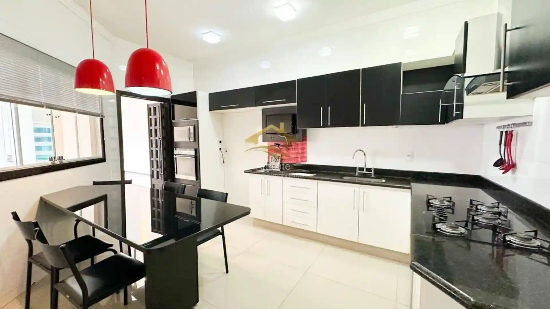 Casa de Condomínio com 3 quartos à venda, 220m² — foto 20 de 30