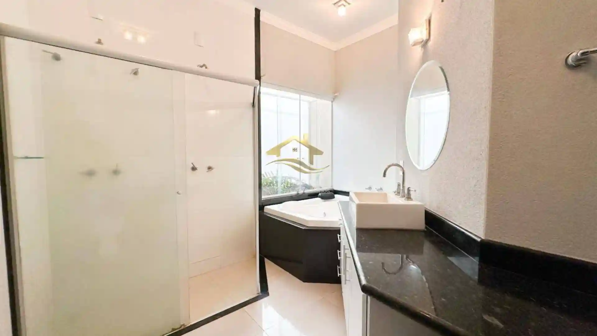 Casa de Condomínio com 3 quartos à venda, 220m² — foto 15 de 30