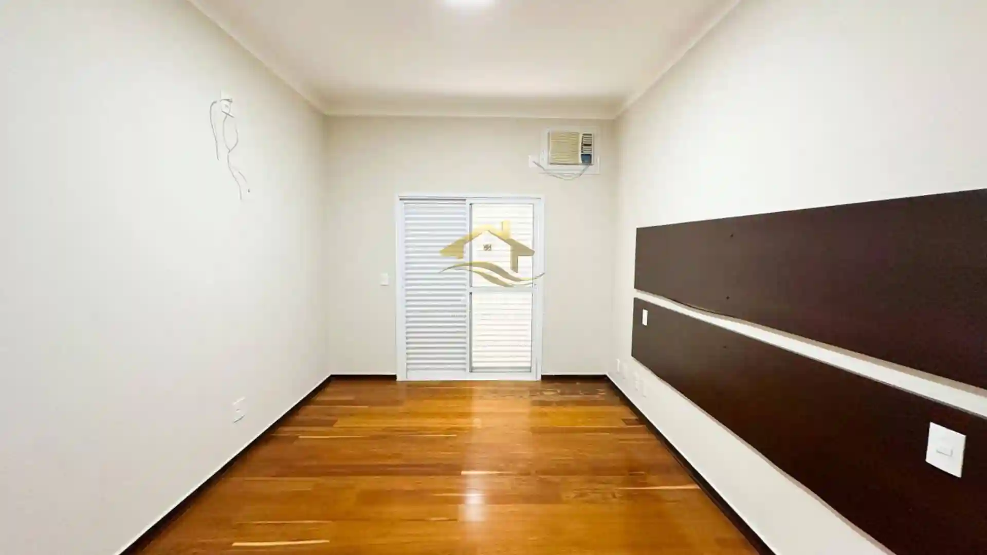 Casa de Condomínio com 3 quartos à venda, 220m² — foto 18 de 30