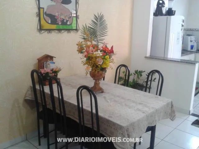 Casa à venda — foto 1 de 2