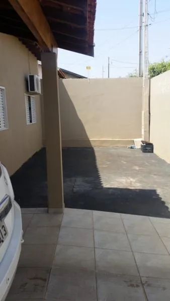 Casa à venda — foto 1 de 6