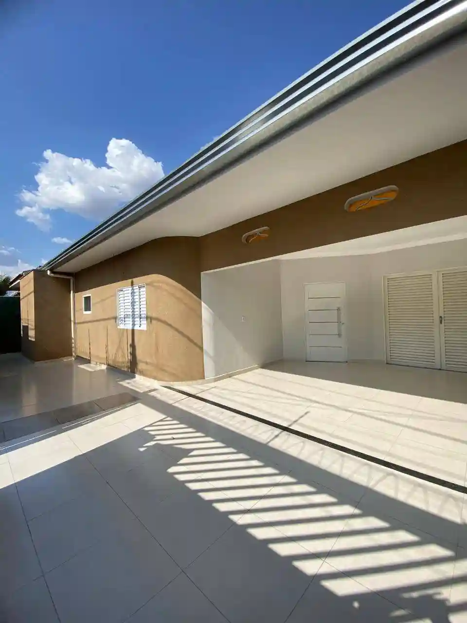 Casa com 4 quartos à venda, 168m² — foto 1 de 24