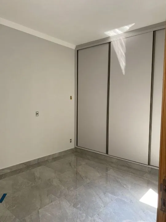 Casa à venda — foto 4 de 8