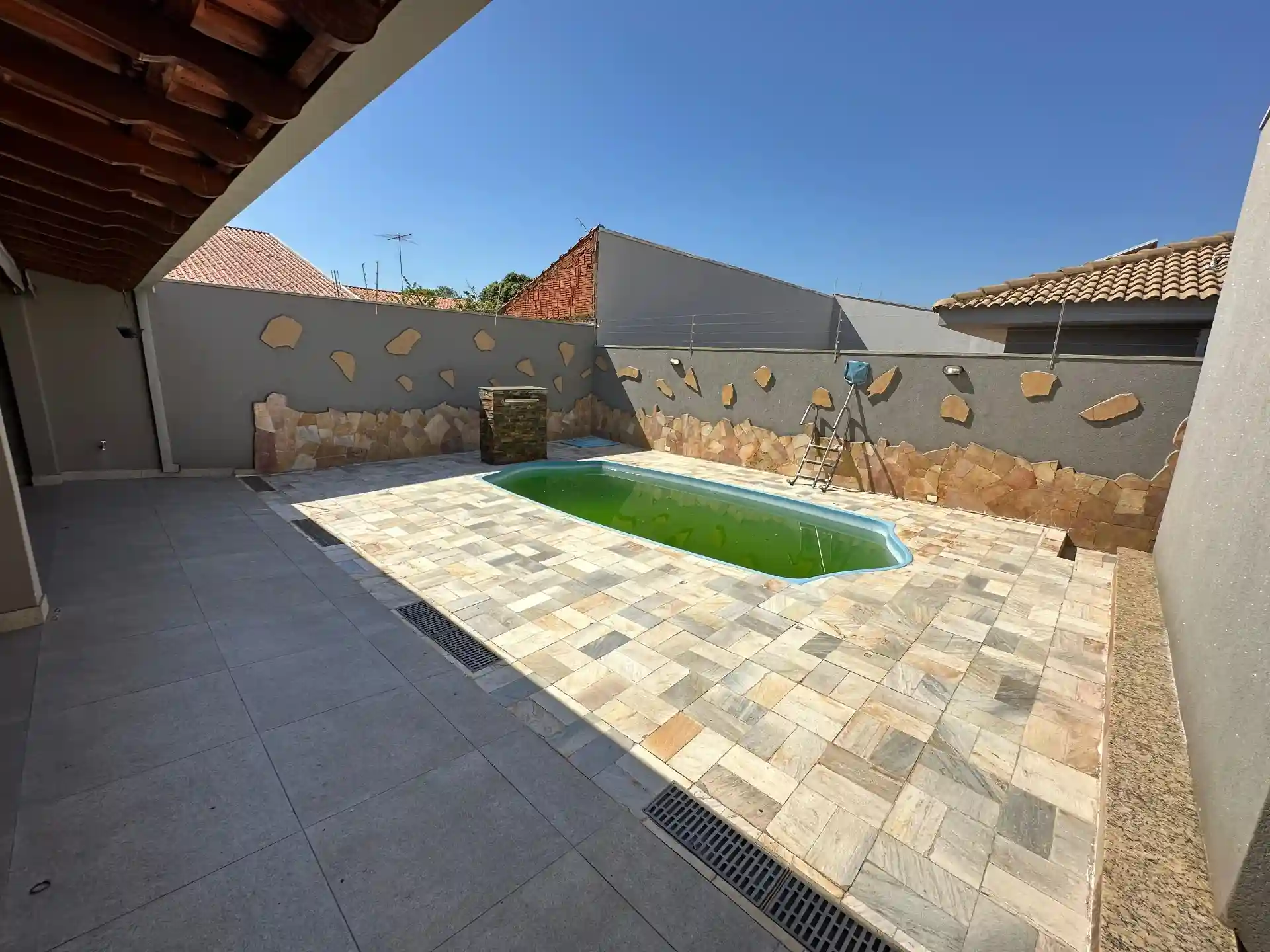 Casa com 3 quartos à venda, 220m² — foto 28 de 29