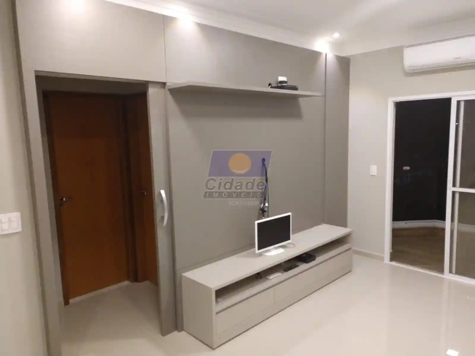 Apartamento com 2 quartos à venda, 81m² — foto 3 de 10