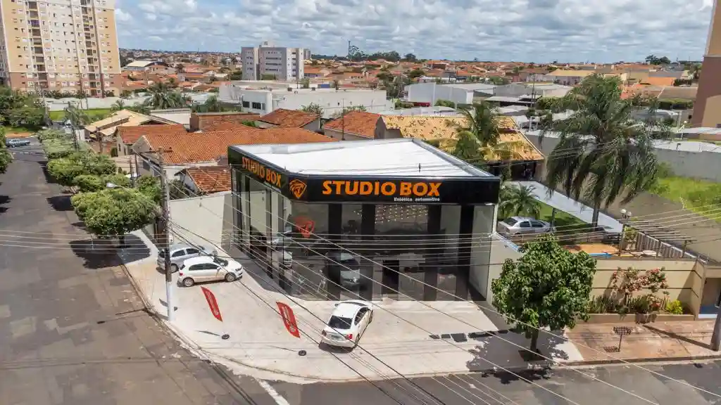 Casa Comercial  à venda, 300m² — foto 2 de 4