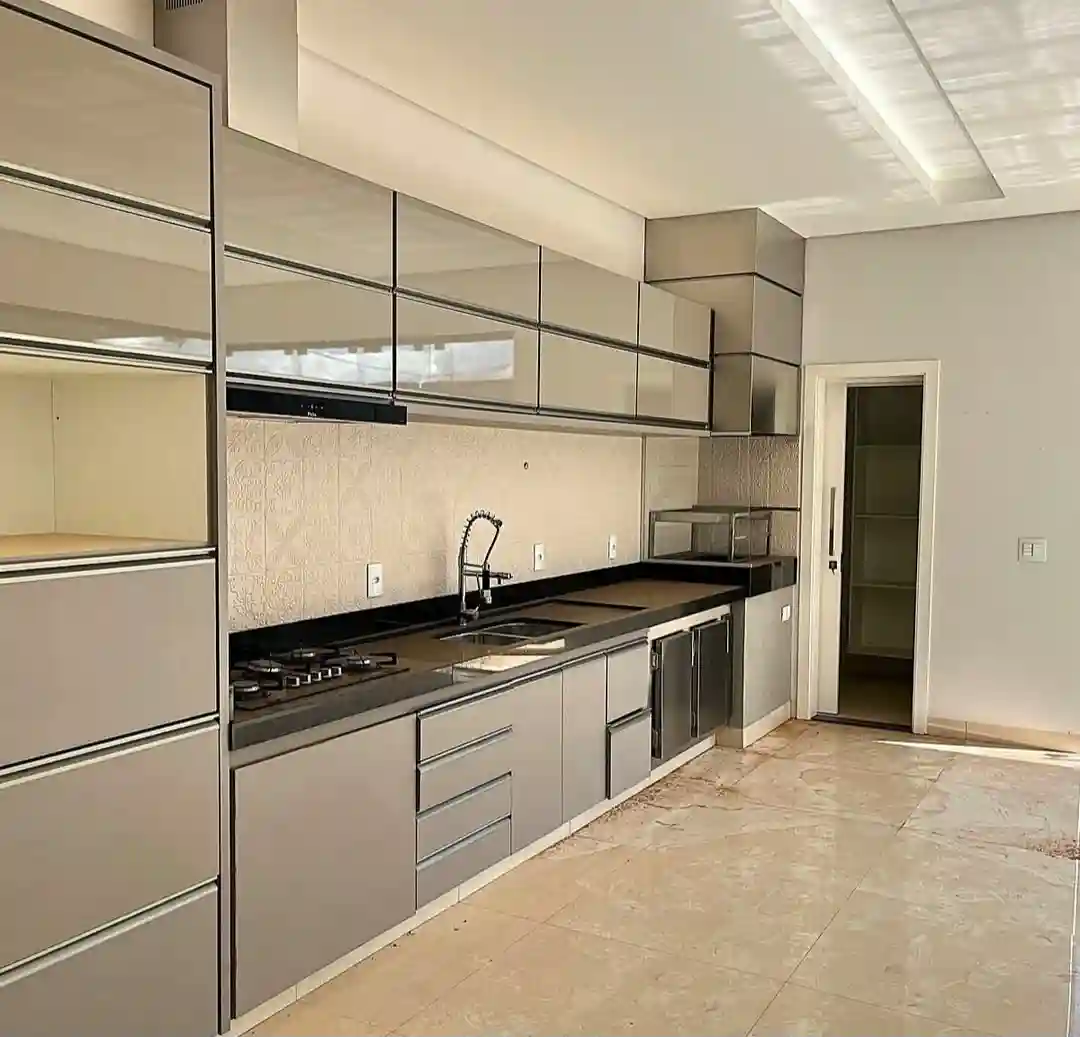 Casa de Condomínio com 3 quartos à venda, 227m² — foto 3 de 10
