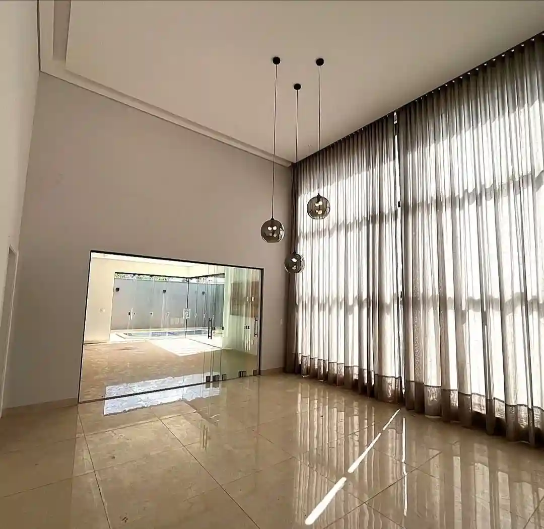 Casa de Condomínio com 3 quartos à venda, 227m² — foto 2 de 10
